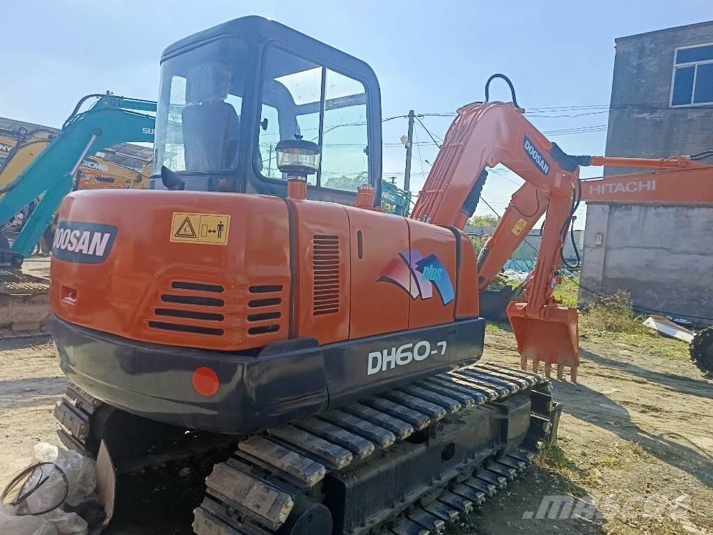 Doosan DH 60-7 ミニ油圧ショベル 7t以下（ミニユンボ・ミニディガー）