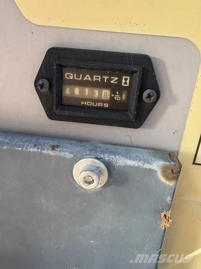 Aichi Sp12c ブームリフト　直伸型