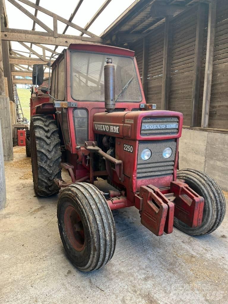 Volvo BM 2250 トラクター