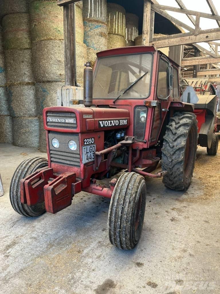 Volvo BM 2250 トラクター