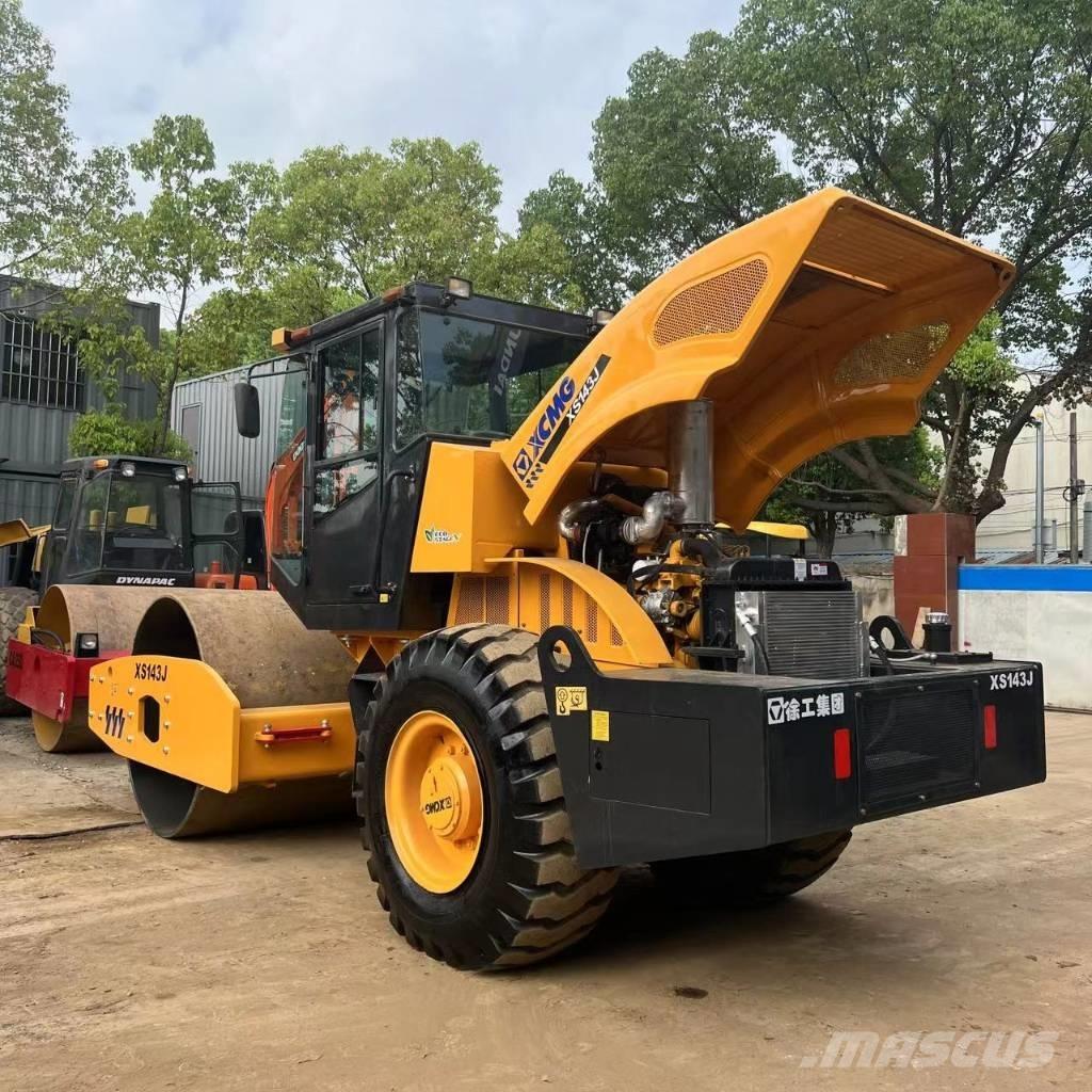 XCMG XS143J 振動ローラ