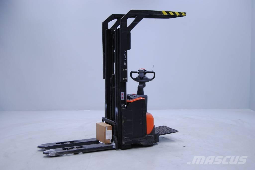 Toyota SWE120 ウォーキンフォークリフト