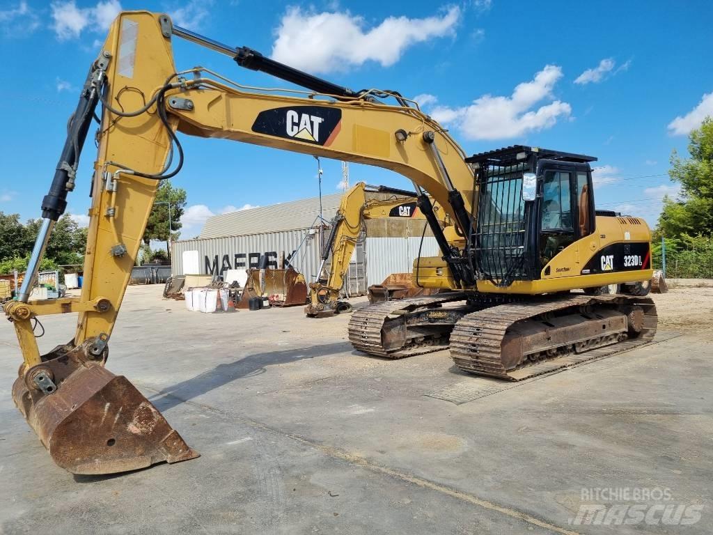 CAT 323 D L 大型油圧ショベル12t以上（パワーショベル・ユンボ）