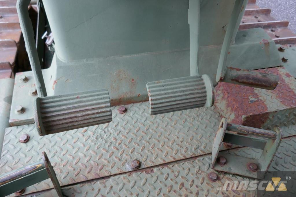 CAT D7G Ex-army ブルドーザー