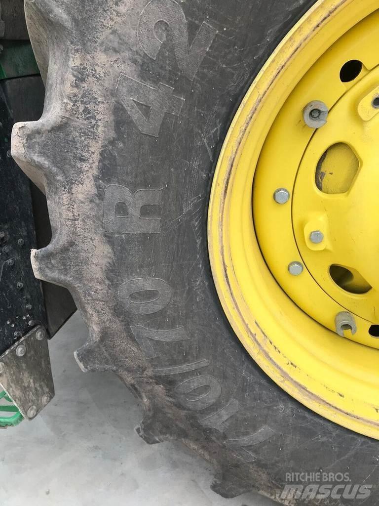 John Deere 8R410 トラクター