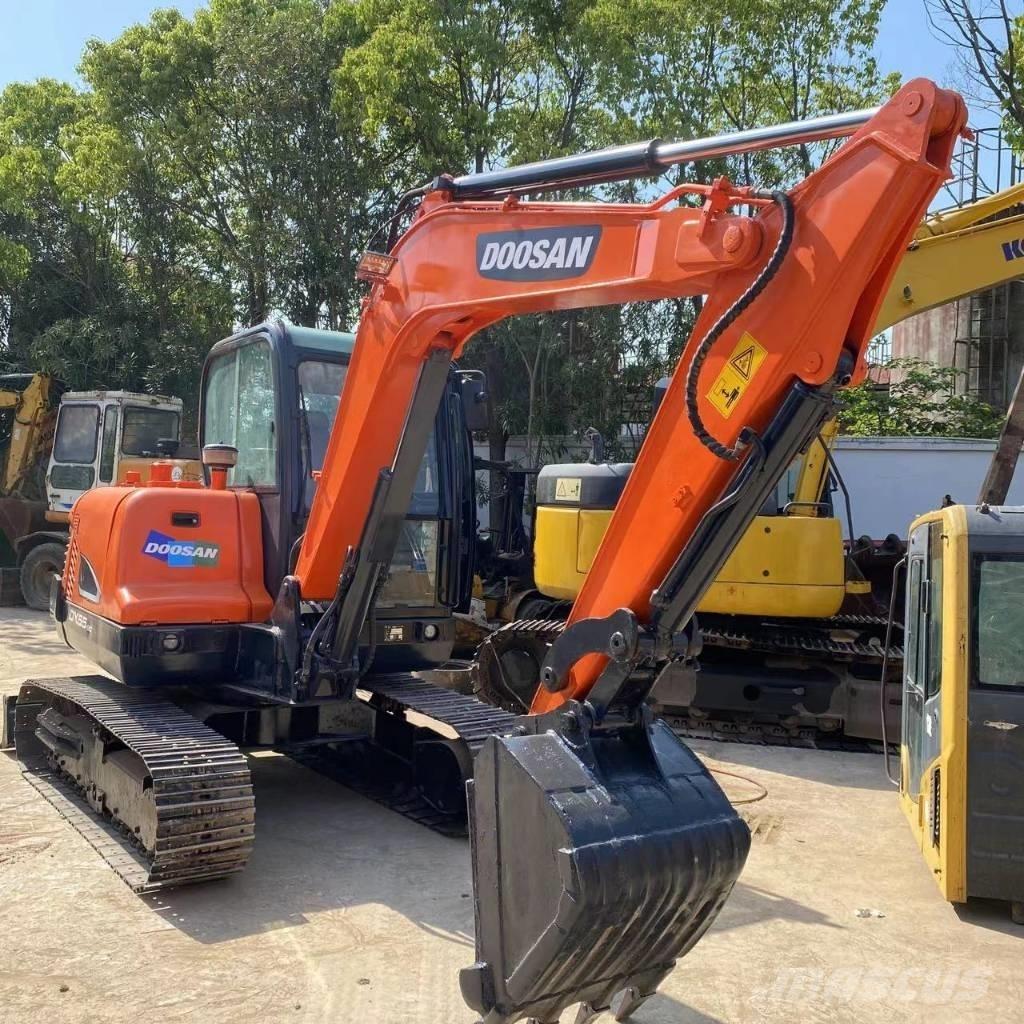 Doosan DX 55 ミニ油圧ショベル 7t以下（ミニユンボ・ミニディガー）