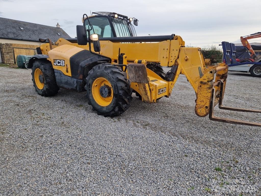 JCB 535-140 テレスコーピックハンドラー