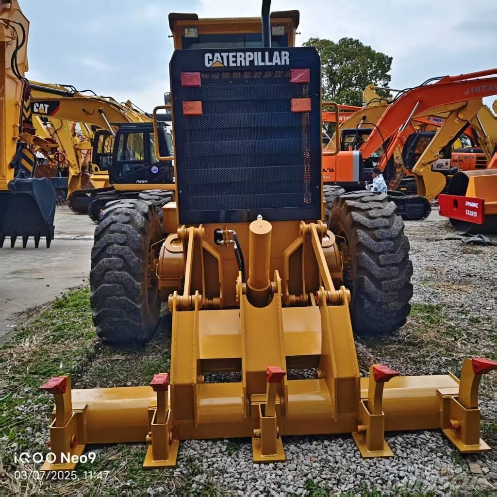 CAT 140 H モーターグレーダー