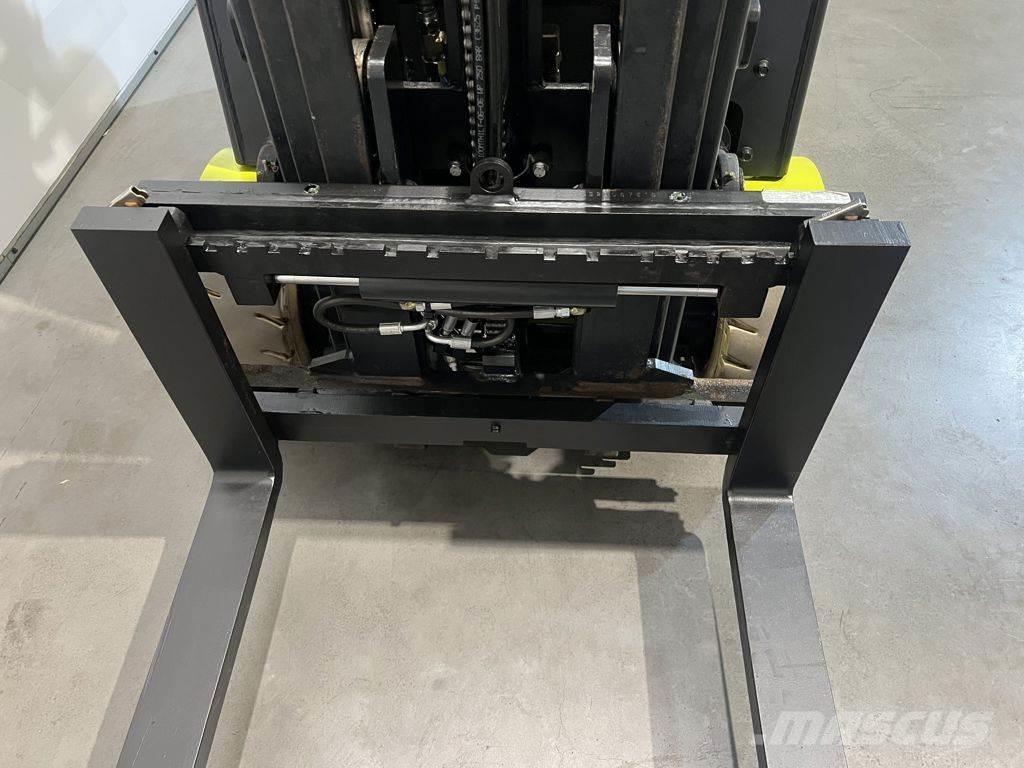 Clark GTX16 バッテリーフォークリフト