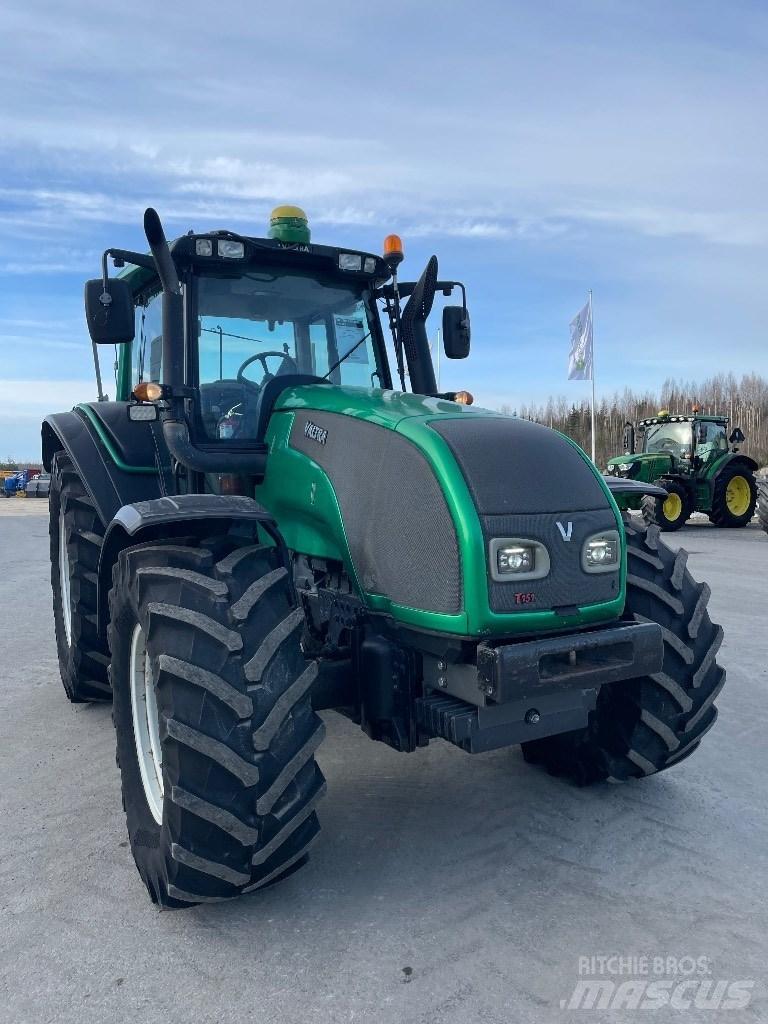 Valtra T151 トラクター