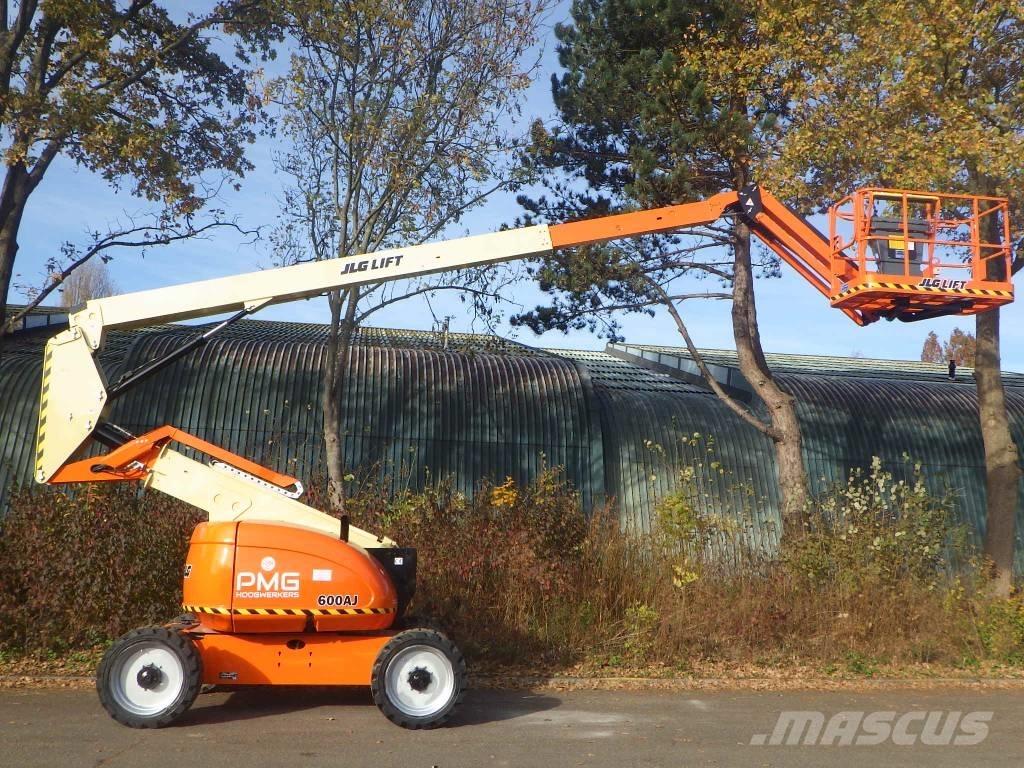 JLG 600AJ ブームリフト　屈伸型