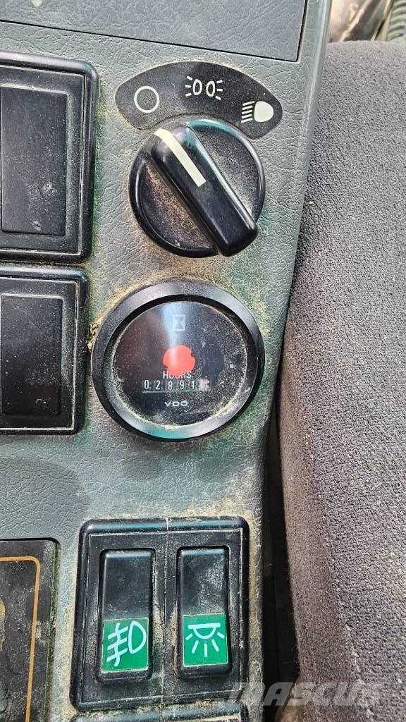 Volvo EW 140 B ホイール式油圧ショベル（パワーショベル・ユンボ・バックホー）