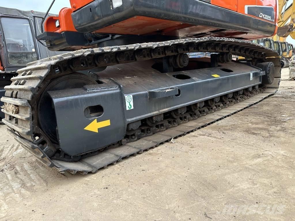 Doosan DX225LC-9C 大型油圧ショベル12t以上（パワーショベル・ユンボ）