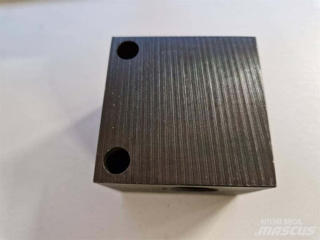 Rottne 037-0101 シャーシ及びサスペンション