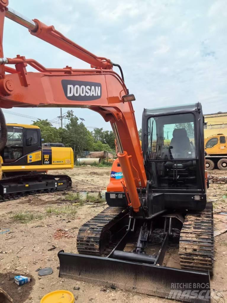 Doosan DX 60 大型油圧ショベル12t以上（パワーショベル・ユンボ）