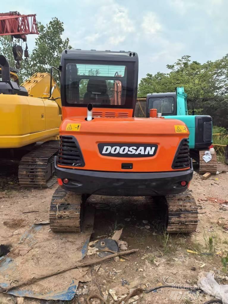 Doosan DX 60 大型油圧ショベル12t以上（パワーショベル・ユンボ）