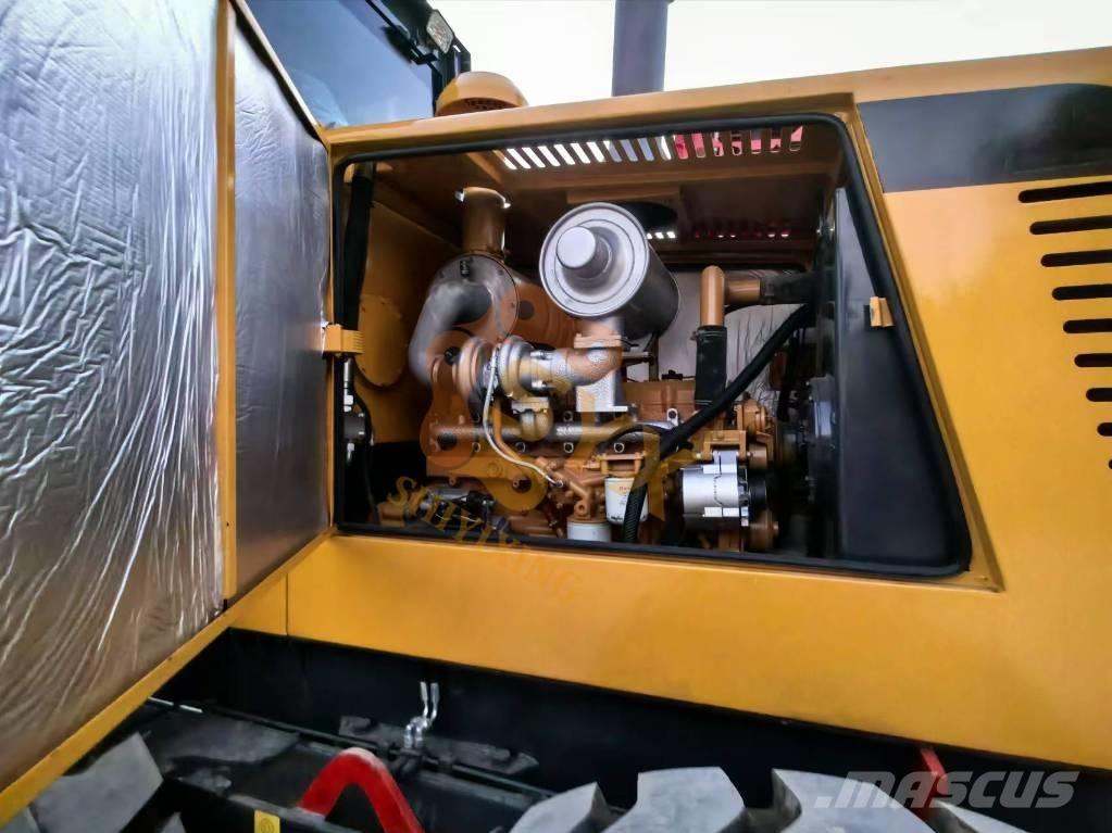 XCMG GR 2153 モーターグレーダー