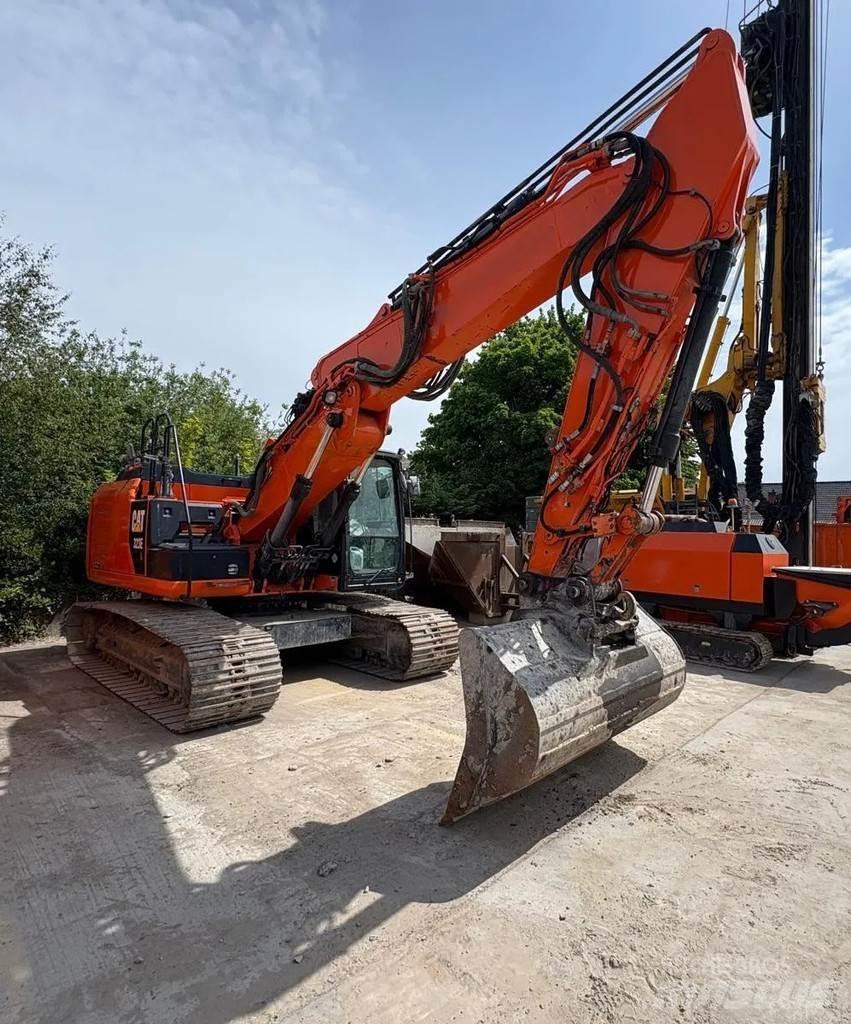 CAT 323E 大型油圧ショベル12t以上（パワーショベル・ユンボ）