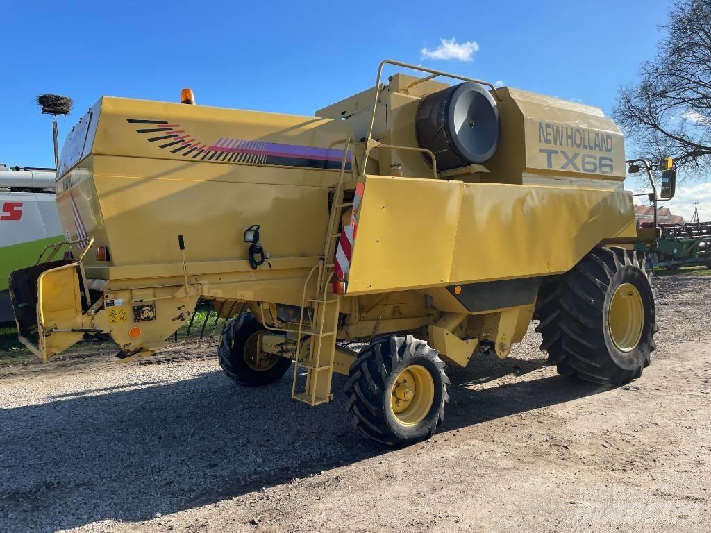 New Holland TX 66 コンバイン