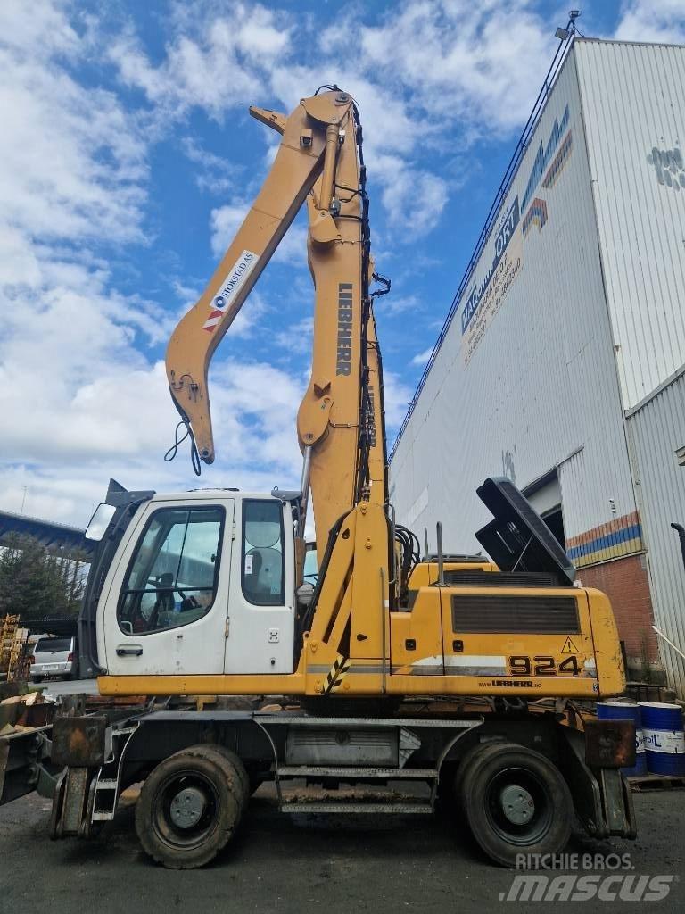 Liebherr A924C 廃棄物／工業産廃処理機