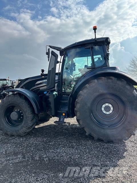 Valtra T 235 D トラクター
