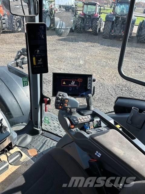 Valtra T 235 D トラクター