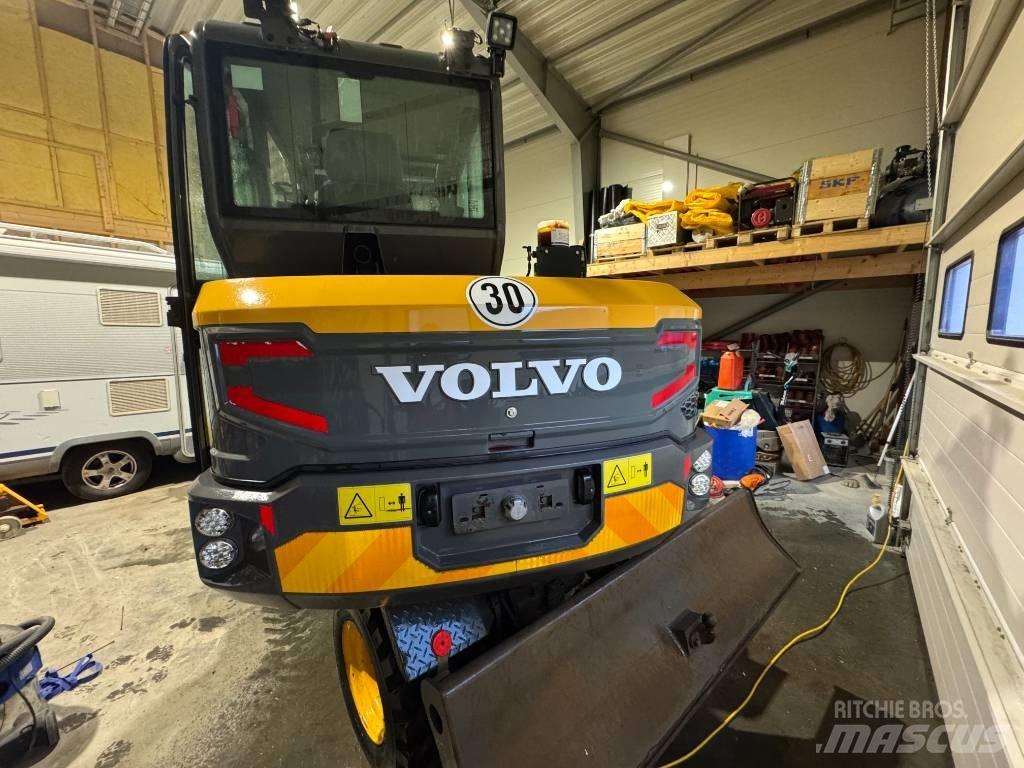 Volvo EW 60 ホイール式油圧ショベル（パワーショベル・ユンボ・バックホー）