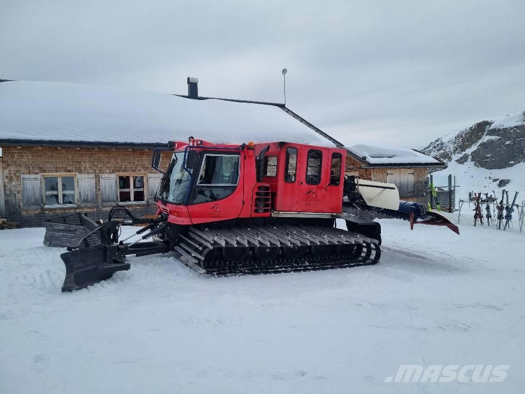  Pistenbully 300 DD スノーグルーマー