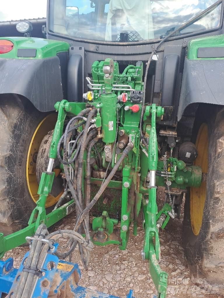 John Deere 6155R トラクター