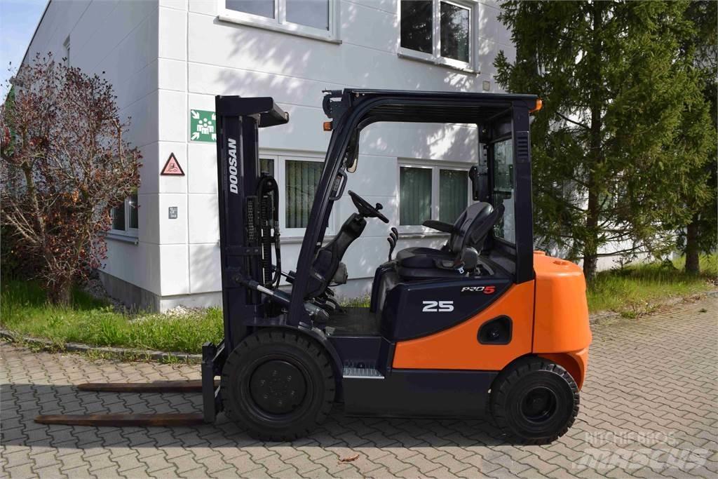 Doosan D 25 S-5 ディーゼル・軽油