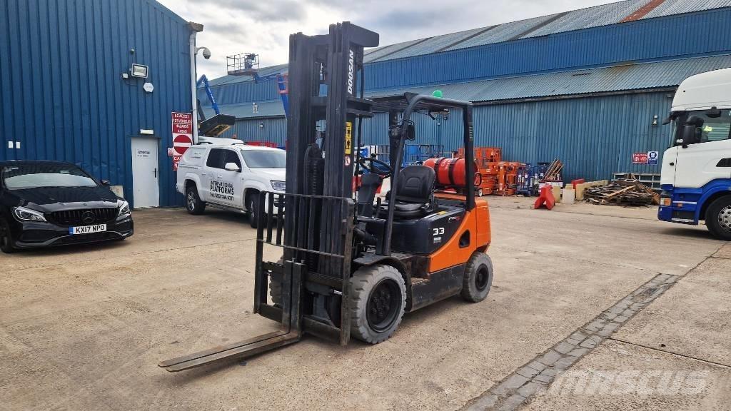 Doosan G 33 P-5 LPGフォークリフト