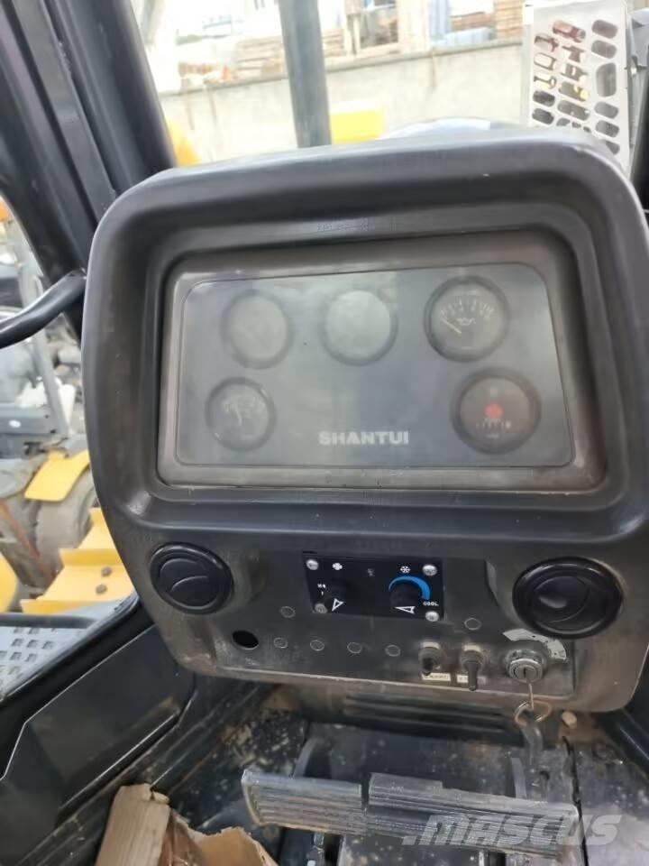 Shantui SD 16 ブルドーザー