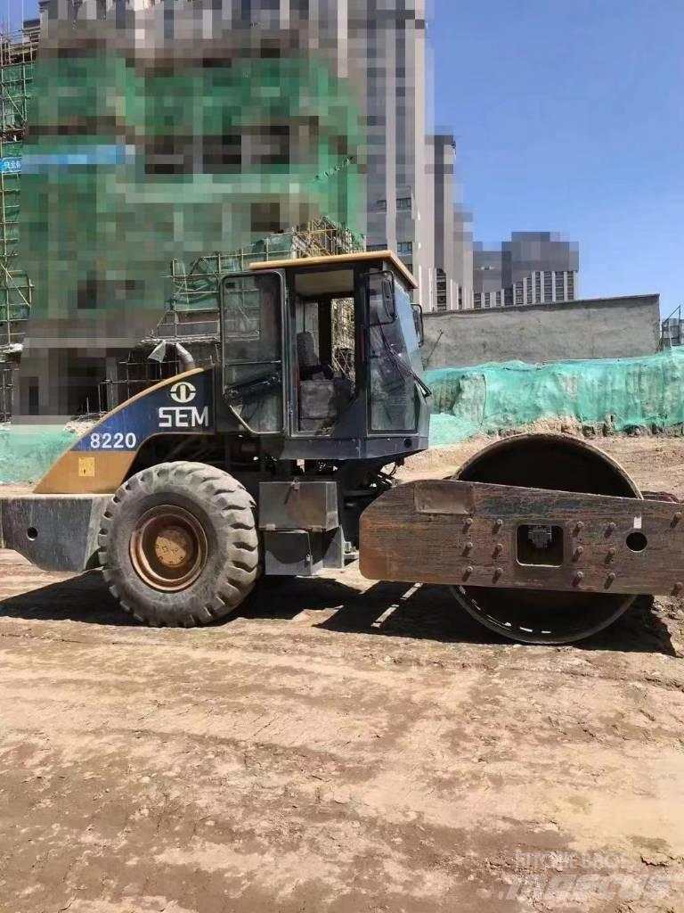 SEM 8220 road roller 振動ローラ