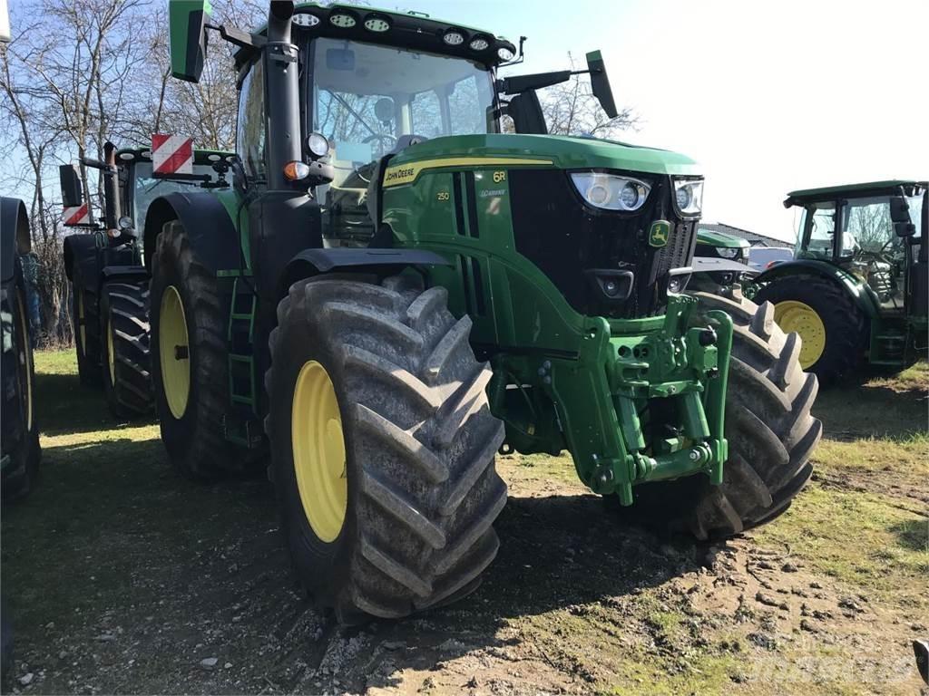 John Deere 6R 250 トラクター