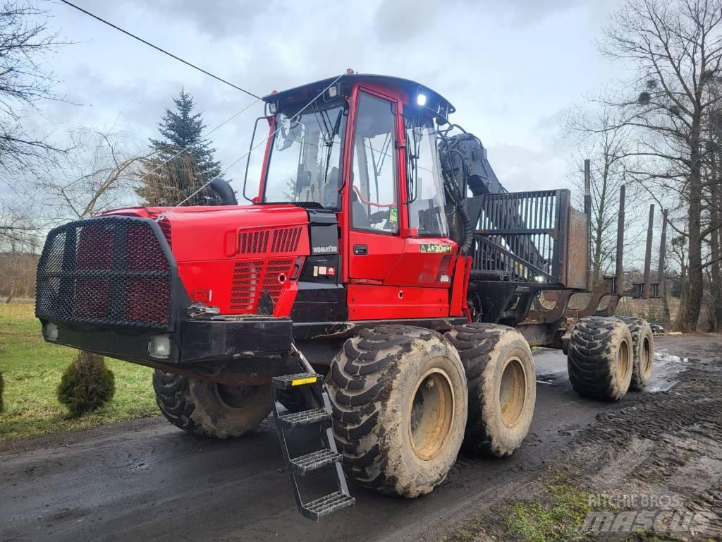 Komatsu 865 フォワーダー