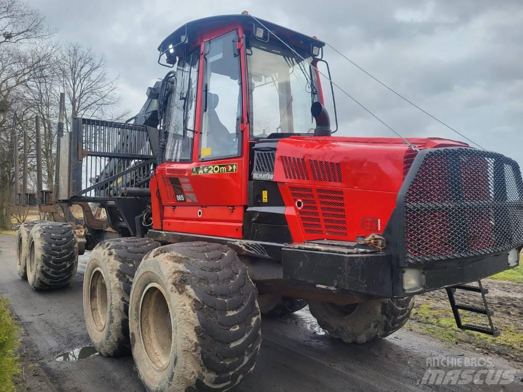 Komatsu 865 フォワーダー