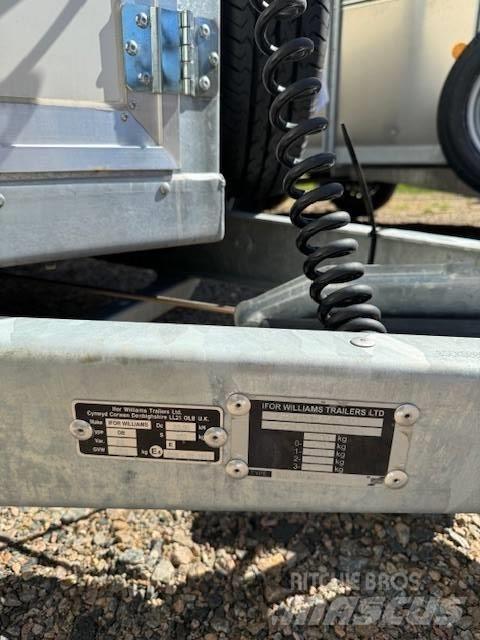 Ifor Williams BV 126 ボックスボディートレーラー