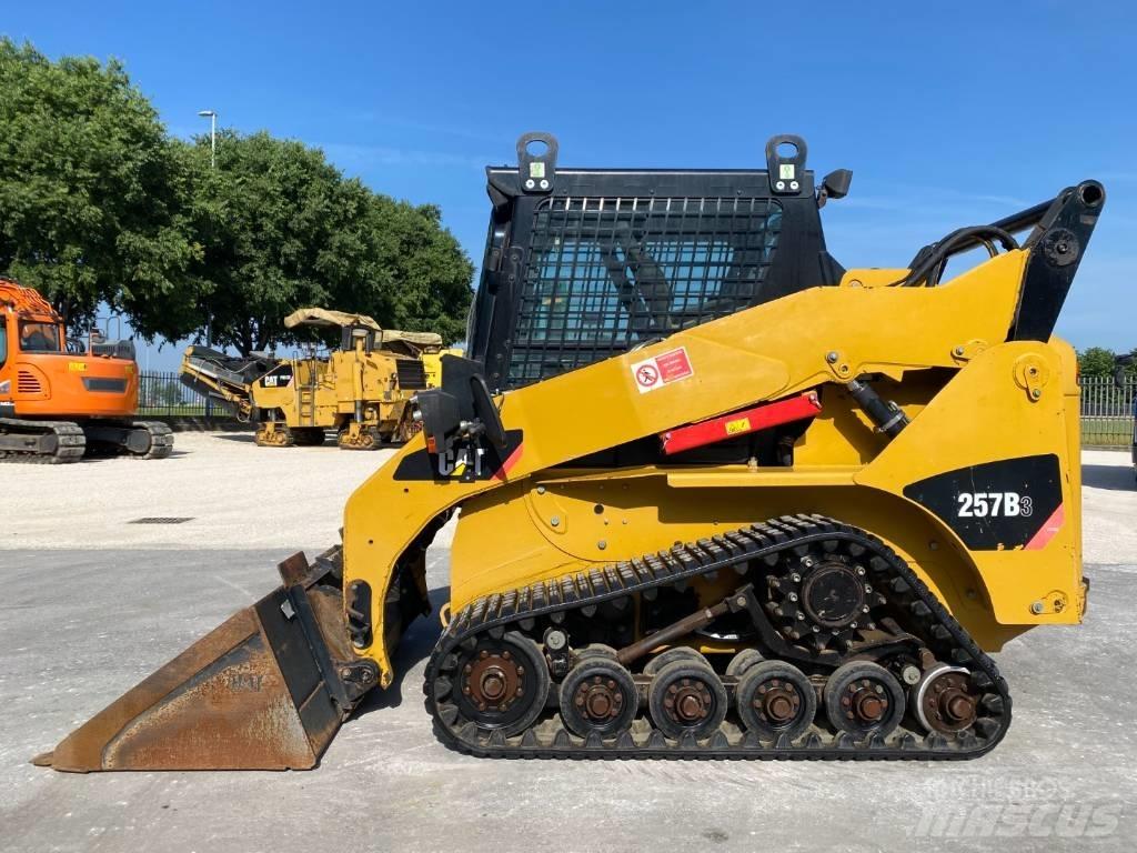 CAT 257 B 3 ミニローダー