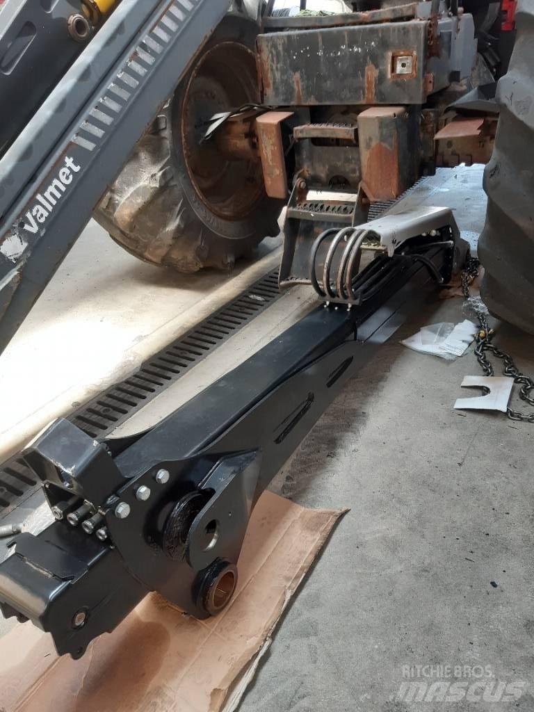 Komatsu 130F フォワーダクレーン