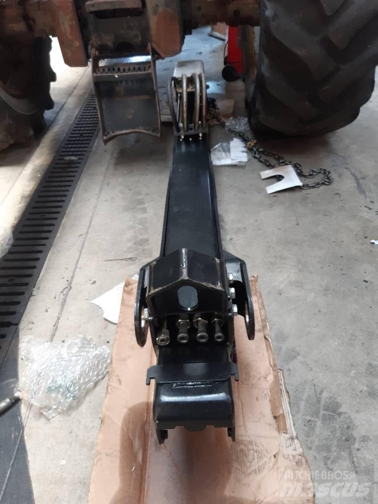 Komatsu 130F フォワーダクレーン