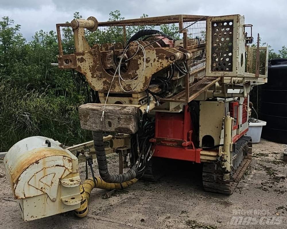 Comacchio MC 405 クローラドリル