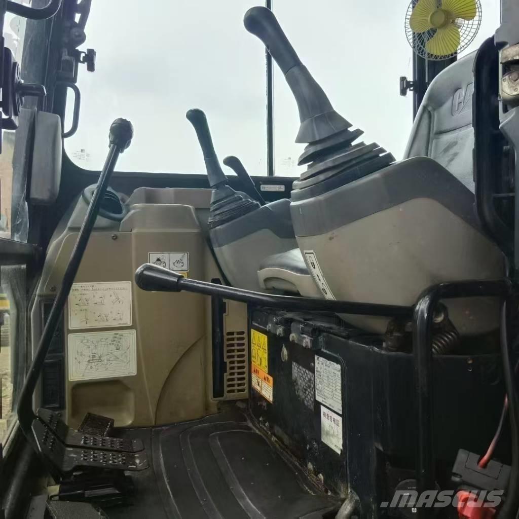 CAT 304CR ミニ油圧ショベル 7t以下（ミニユンボ・ミニディガー）