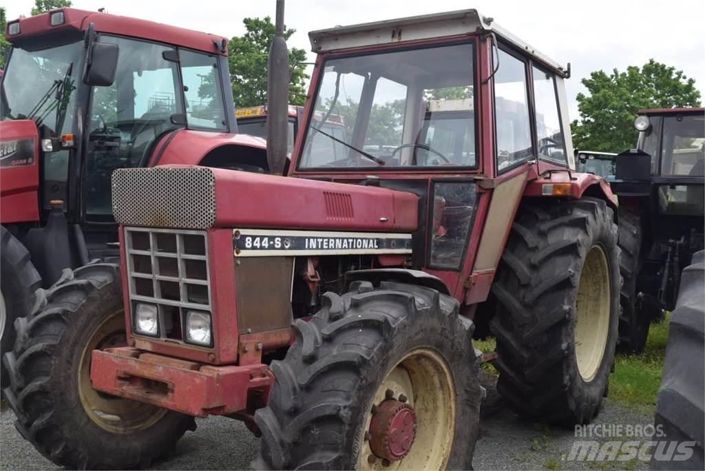 Case IH 844 A/S トラクター