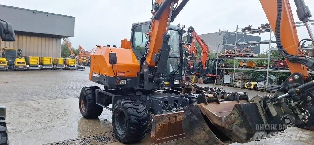 Doosan DX 100 W-7 ホイール式油圧ショベル（パワーショベル・ユンボ・バックホー）