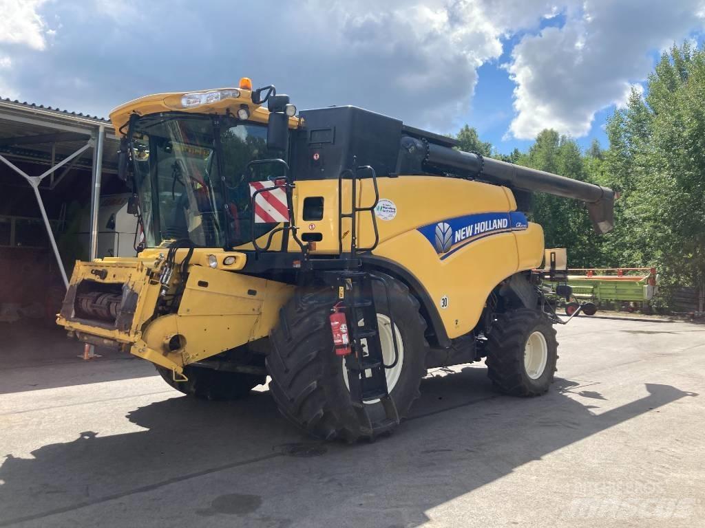 New Holland CR 9090 コンバイン