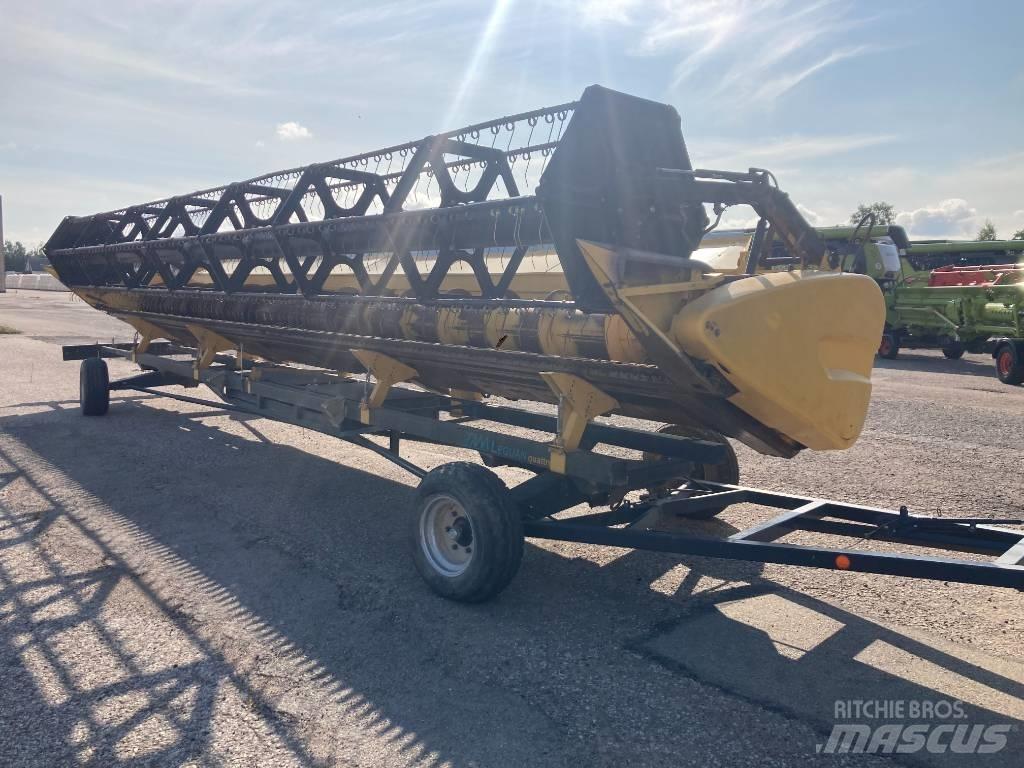 New Holland CR 9090 コンバイン