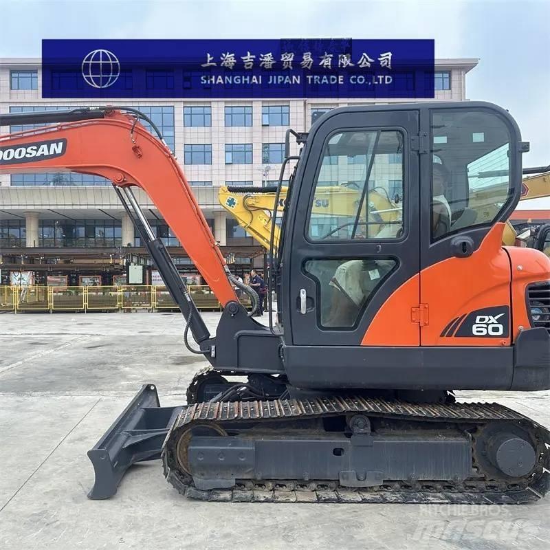 Doosan DX 60 ミニ油圧ショベル 7t以下（ミニユンボ・ミニディガー）