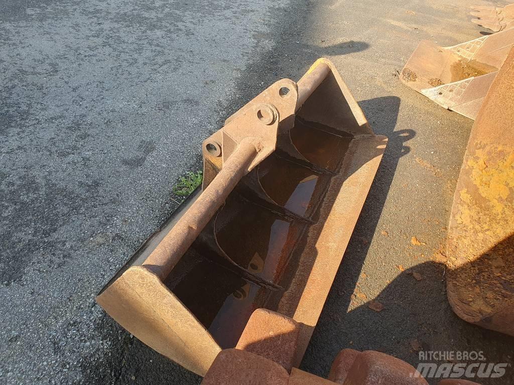 Komatsu WB 93 R-5 バックホーローダー