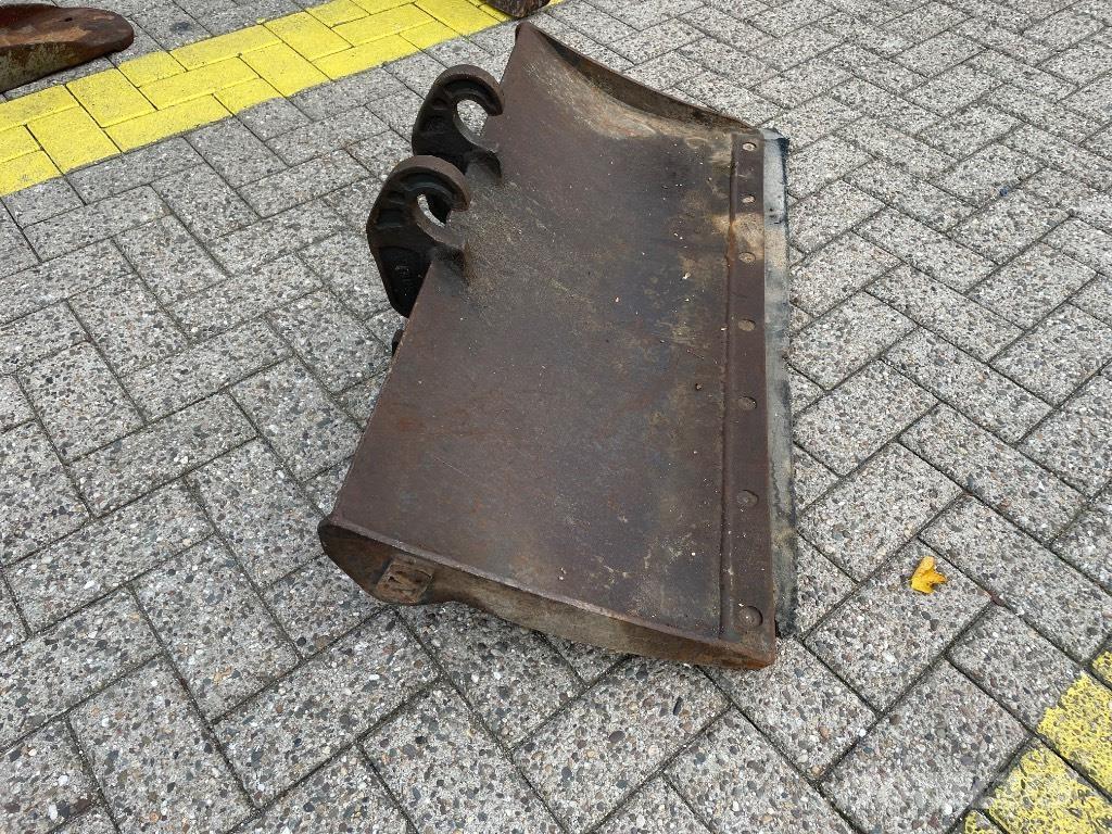 Takeuchi TB 216 ミニ油圧ショベル 7t以下（ミニユンボ・ミニディガー）