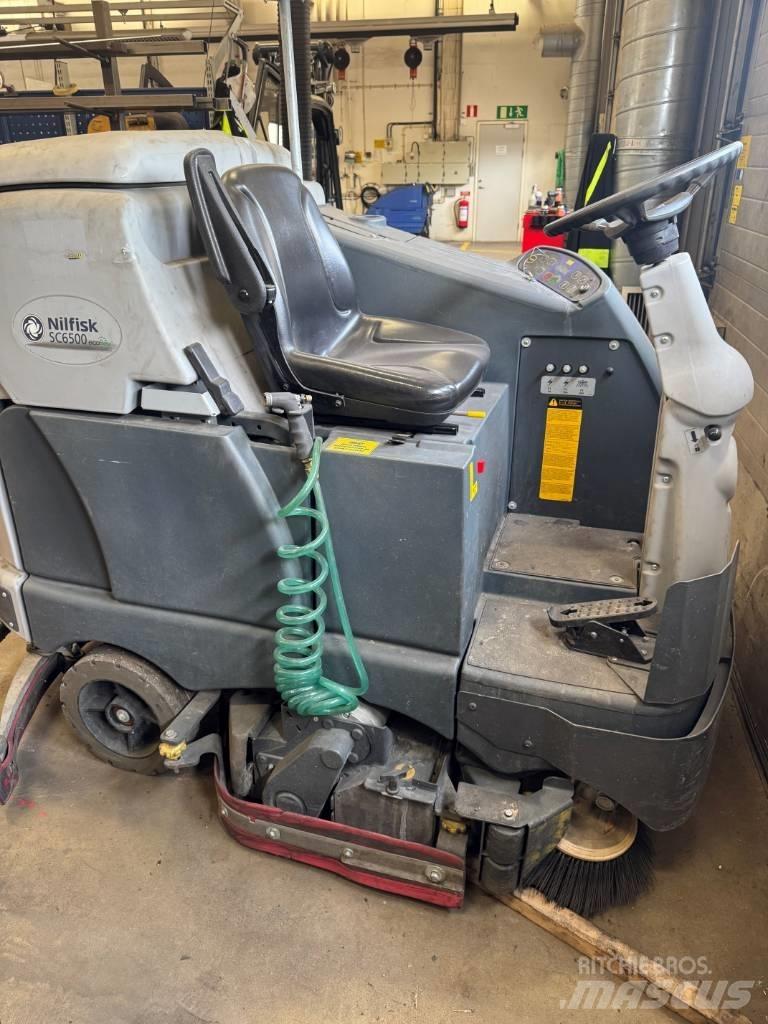 Nilfisk SC6500 屋内用スイーパー